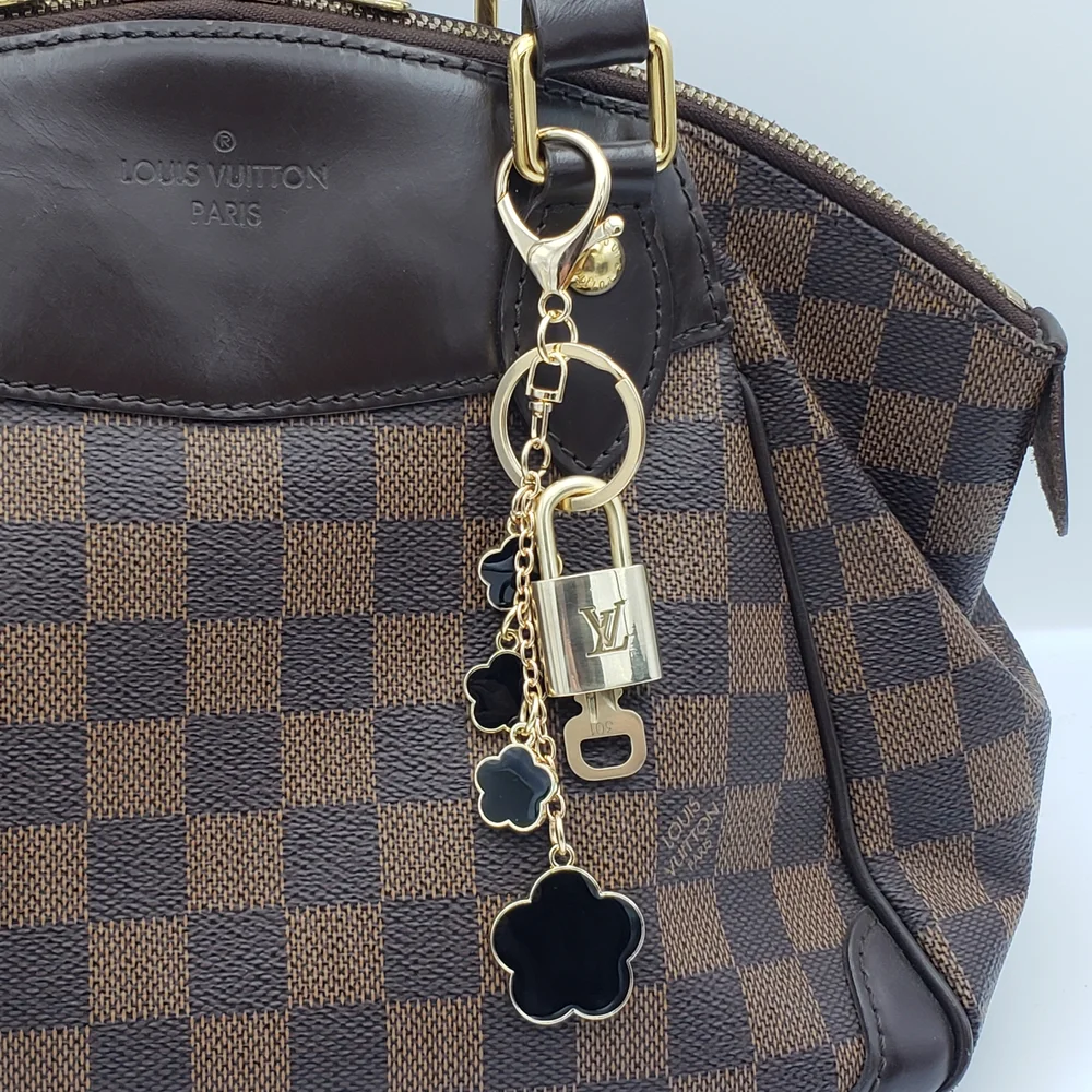 LV Gold Padlock Authentic 🔑 Luxury Bag Charm w/ Unbranded Flower Keychain - Picture 11 of 14